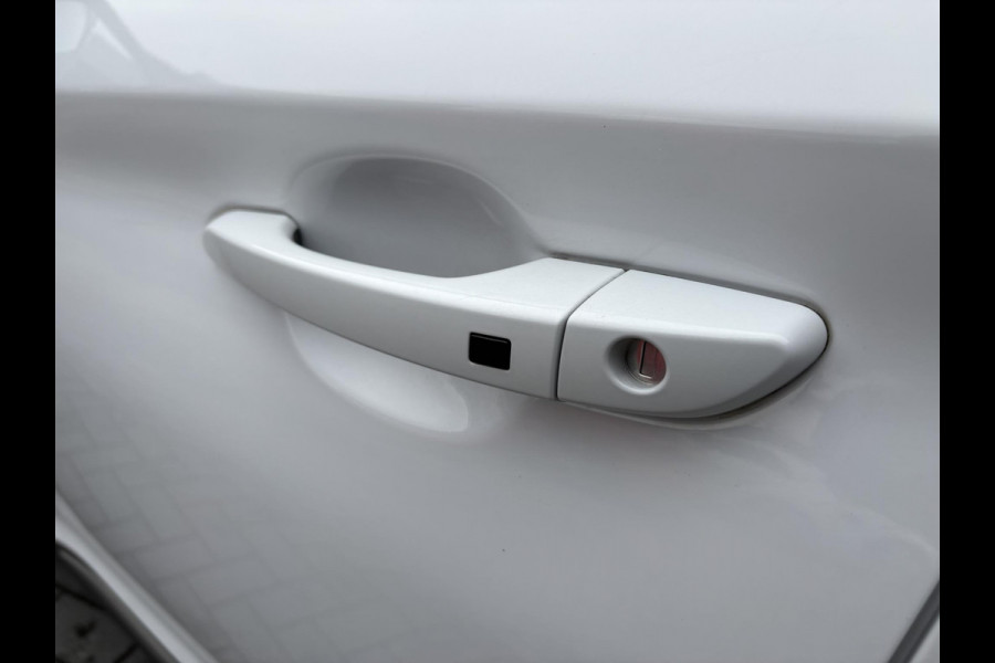 Hyundai Kona EV Fashion 64 kWh 204pk | Dodehoeksensoren | Achteruitrijcamera | Navi | Carplay | Cruise Control | Climate Control |