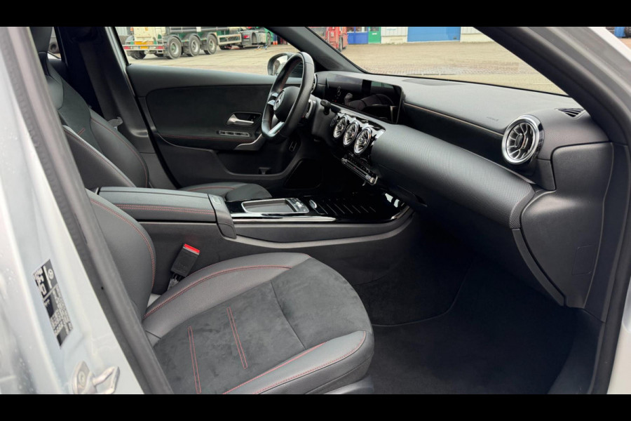 Mercedes-Benz A-Klasse 250 e Star Edition AMG Line Plus