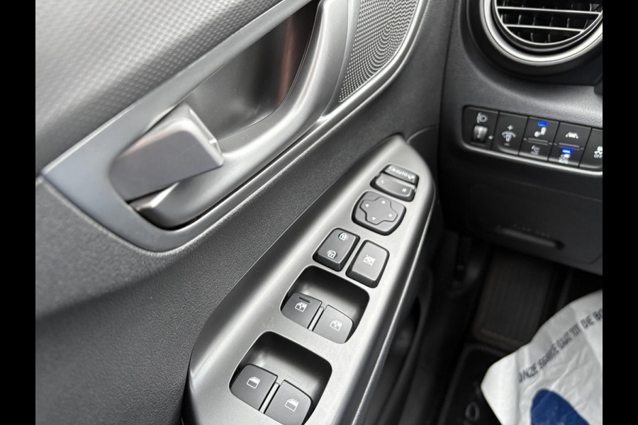 Hyundai Kona EV Fashion 64 kWh 204pk | Dodehoeksensoren | Achteruitrijcamera | Navi | Carplay | Cruise Control | Climate Control |