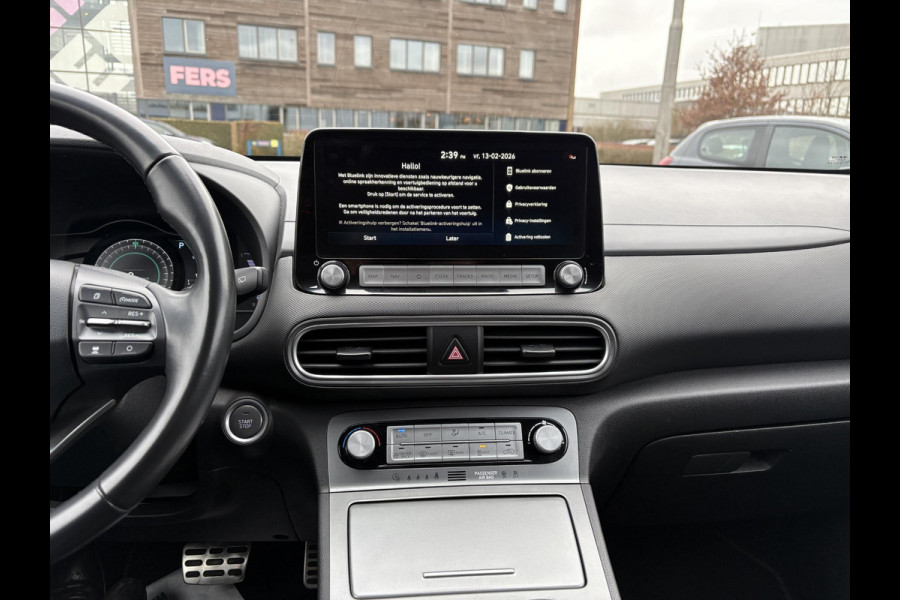 Hyundai Kona EV Fashion 64 kWh 204pk | Dodehoeksensoren | Achteruitrijcamera | Navi | Carplay | Cruise Control | Climate Control |