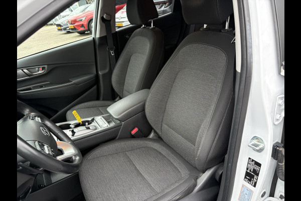 Hyundai Kona EV Fashion 64 kWh 204pk | Dodehoeksensoren | Achteruitrijcamera | Navi | Carplay | Cruise Control | Climate Control |