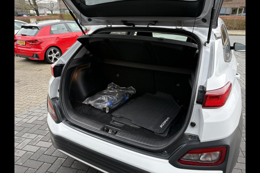 Hyundai Kona EV Fashion 64 kWh 204pk | Dodehoeksensoren | Achteruitrijcamera | Navi | Carplay | Cruise Control | Climate Control |