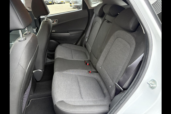 Hyundai Kona EV Fashion 64 kWh 204pk | Dodehoeksensoren | Achteruitrijcamera | Navi | Carplay | Cruise Control | Climate Control |