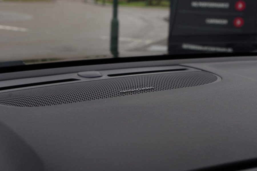 Volvo XC40 1.5 T4 211 PK Recharge Inscription PHEV, Leder, Winterpakket, H/K Sound, Camera