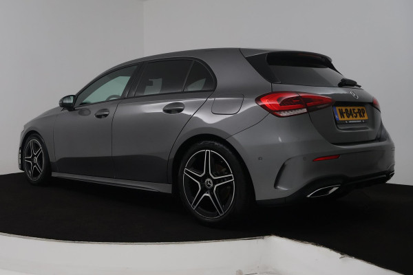 Mercedes-Benz A-Klasse 180 Business Solution AMG (SFEERVERLICHTING, ACHTERUITRIJCAMERA, STOELVERWARMING, NAVIGATIE, SENSOREN)