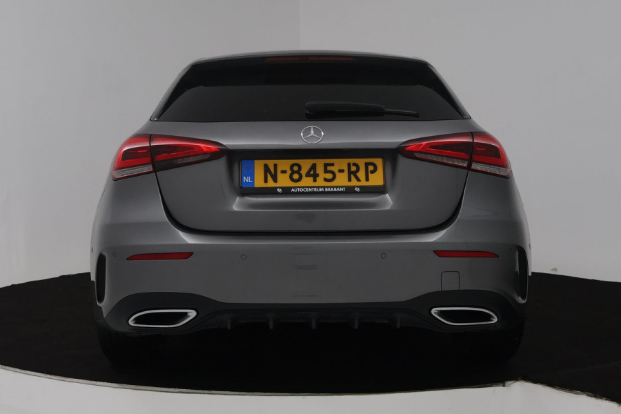 Mercedes-Benz A-Klasse 180 Business Solution AMG (SFEERVERLICHTING, ACHTERUITRIJCAMERA, STOELVERWARMING, NAVIGATIE, SENSOREN)