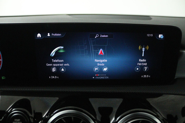 Mercedes-Benz A-Klasse 180 Business Solution AMG (SFEERVERLICHTING, ACHTERUITRIJCAMERA, STOELVERWARMING, NAVIGATIE, SENSOREN)