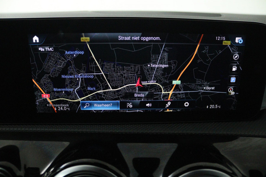 Mercedes-Benz A-Klasse 180 Business Solution AMG (SFEERVERLICHTING, ACHTERUITRIJCAMERA, STOELVERWARMING, NAVIGATIE, SENSOREN)