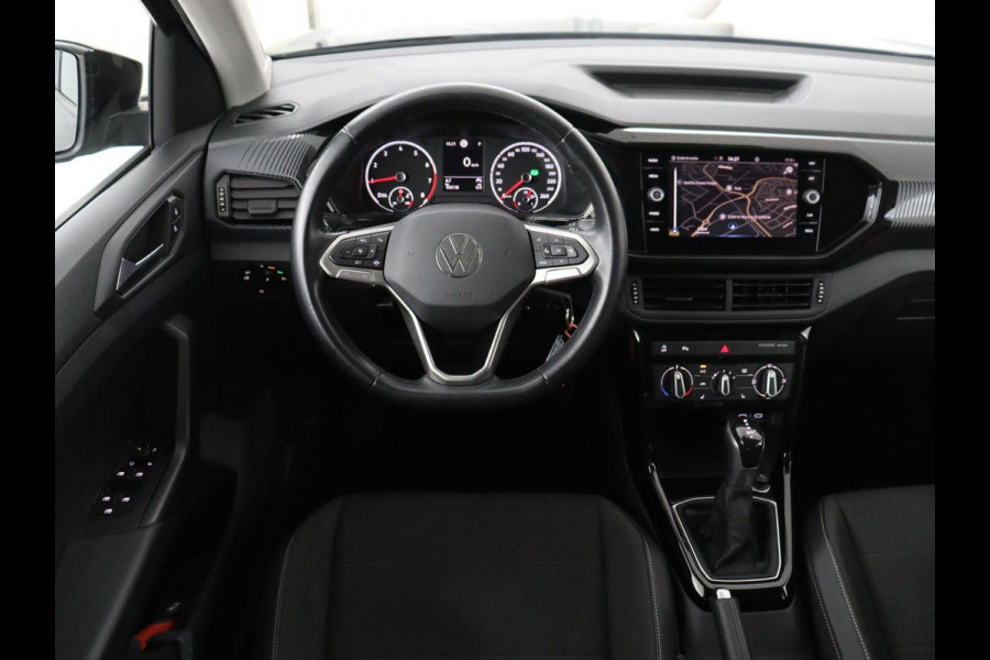 Volkswagen T-Cross 1.0 TSI Life | Automaat | Stoelverwarming | Camera | Adaptive cruise | Carplay | 17'' | Sportstoelen | Navigatie | Parkeerhulp | Airco | Bluetooth