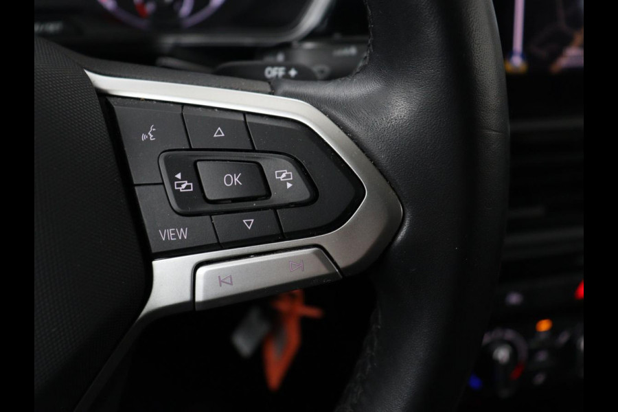 Volkswagen T-Cross 1.0 TSI Life | Automaat | Stoelverwarming | Camera | Adaptive cruise | Carplay | 17'' | Sportstoelen | Navigatie | Parkeerhulp | Airco | Bluetooth