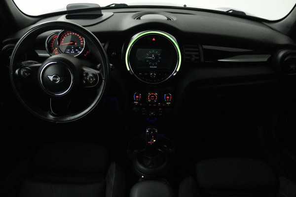 MINI Mini 1.5 Cooper Pepper (STOELVERWARMING, SFEERVERLICHTING, HEAD-UP, AUTOMAAT, PARKEERSENSOREN)