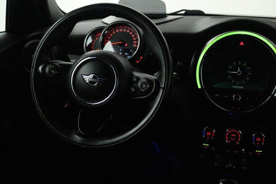 MINI Mini 1.5 Cooper Pepper (STOELVERWARMING, SFEERVERLICHTING, HEAD-UP, AUTOMAAT, PARKEERSENSOREN)