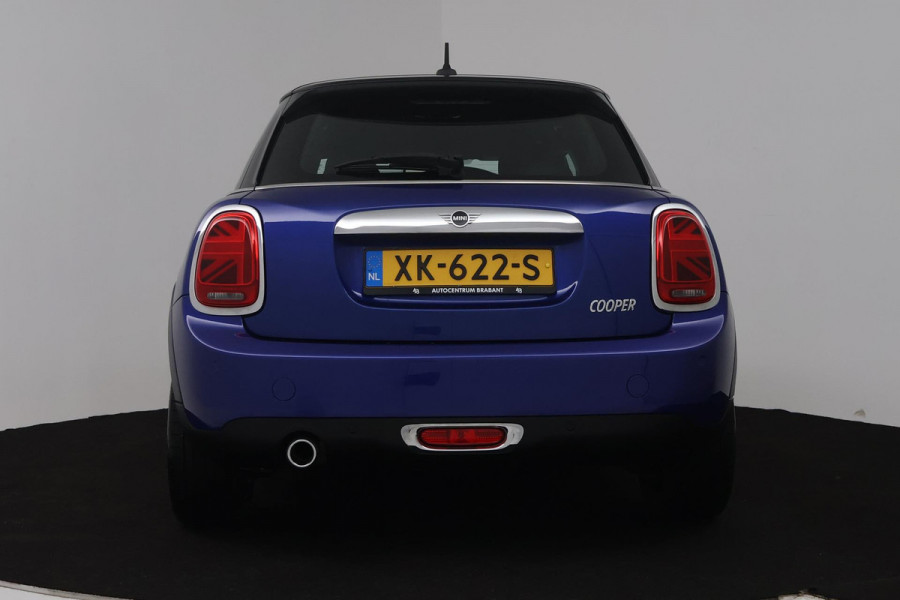 MINI Mini 1.5 Cooper Pepper (STOELVERWARMING, SFEERVERLICHTING, HEAD-UP, AUTOMAAT, PARKEERSENSOREN)