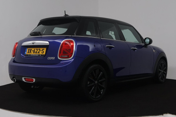 MINI Mini 1.5 Cooper Pepper (STOELVERWARMING, SFEERVERLICHTING, HEAD-UP, AUTOMAAT, PARKEERSENSOREN)