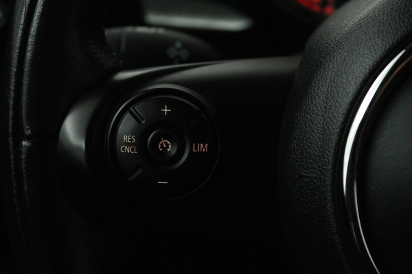MINI Mini 1.5 Cooper Pepper (STOELVERWARMING, SFEERVERLICHTING, HEAD-UP, AUTOMAAT, PARKEERSENSOREN)