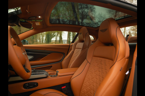 Aston Martin Vanquish | Minotaur Green | Bronze dreamlines | Carbon interior | Stoelventilatie
