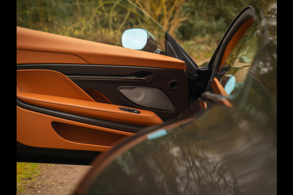 Aston Martin Vanquish | Minotaur Green | Bronze dreamlines | Carbon interior | Stoelventilatie