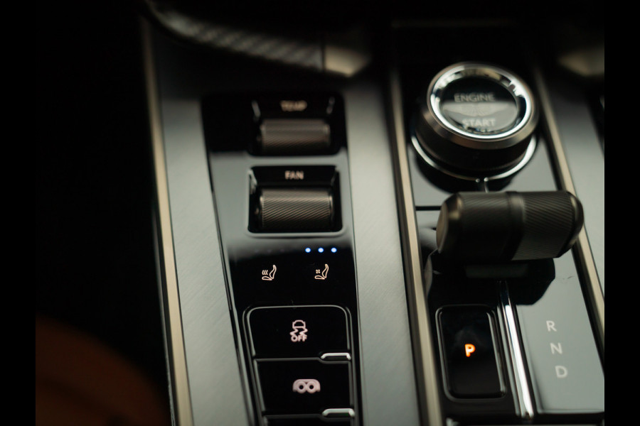 Aston Martin Vanquish | Minotaur Green | Bronze dreamlines | Carbon interior | Stoelventilatie