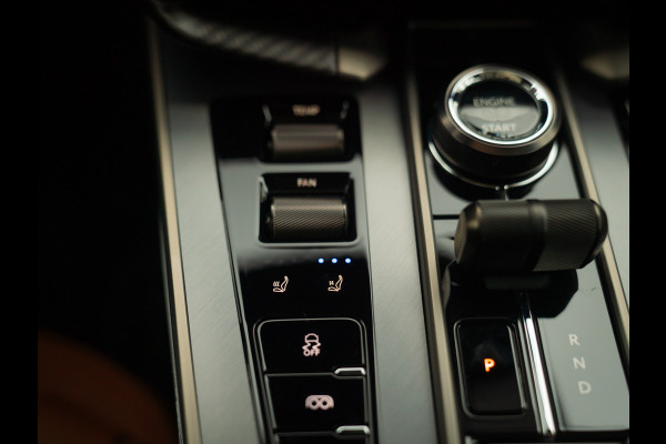 Aston Martin Vanquish | Minotaur Green | Bronze dreamlines | Carbon interior | Stoelventilatie