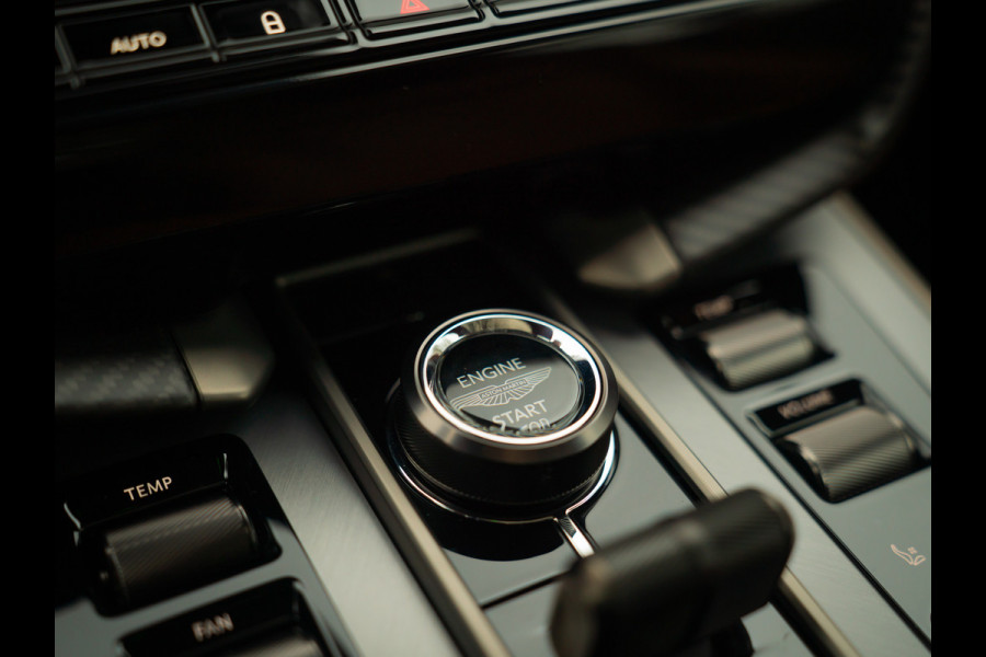 Aston Martin Vanquish | Minotaur Green | Bronze dreamlines | Carbon interior | Stoelventilatie