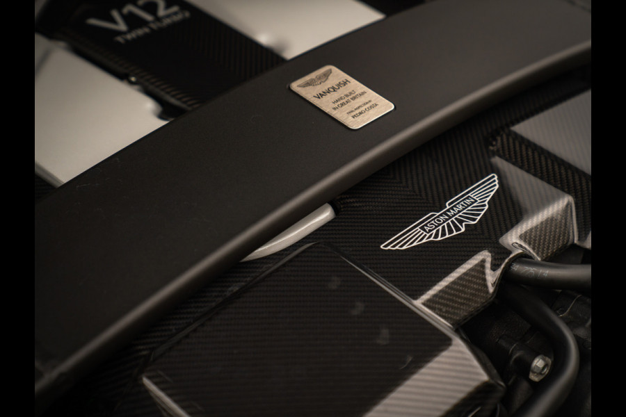 Aston Martin Vanquish | Minotaur Green | Bronze dreamlines | Carbon interior | Stoelventilatie