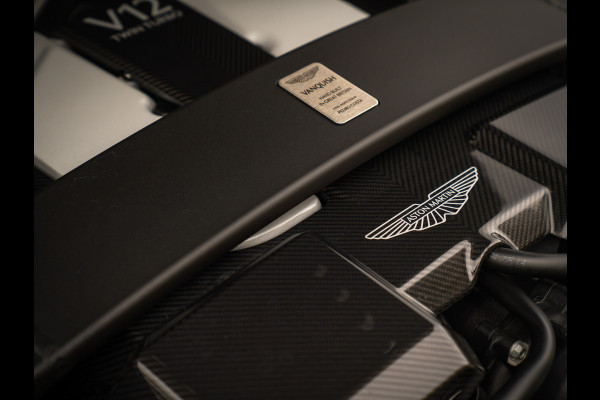 Aston Martin Vanquish | Minotaur Green | Bronze dreamlines | Carbon interior | Stoelventilatie