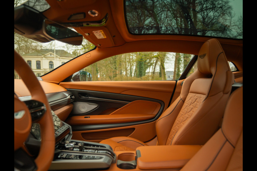 Aston Martin Vanquish | Minotaur Green | Bronze dreamlines | Carbon interior | Stoelventilatie