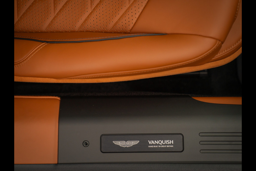 Aston Martin Vanquish | Minotaur Green | Bronze dreamlines | Carbon interior | Stoelventilatie