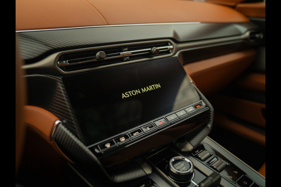 Aston Martin Vanquish | Minotaur Green | Bronze dreamlines | Carbon interior | Stoelventilatie