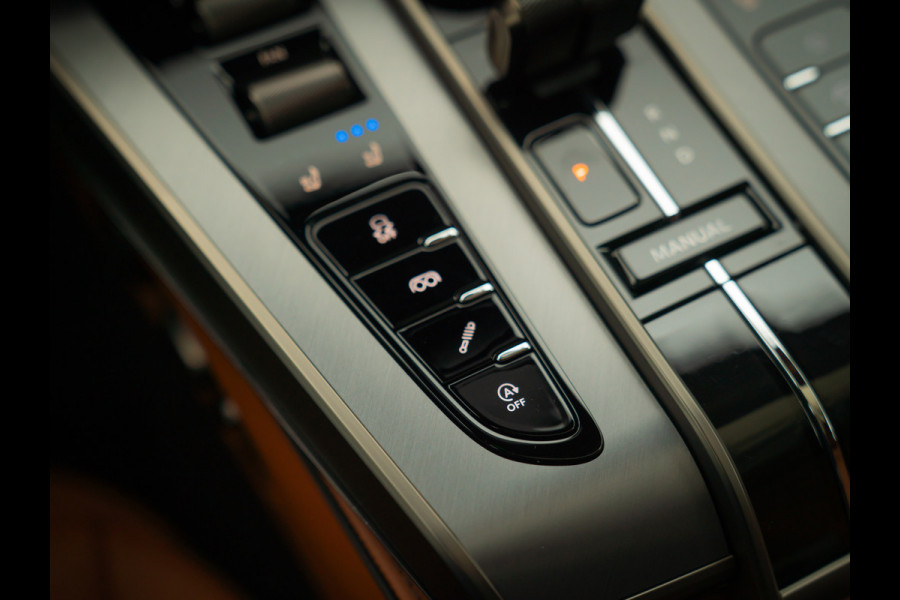 Aston Martin Vanquish | Minotaur Green | Bronze dreamlines | Carbon interior | Stoelventilatie