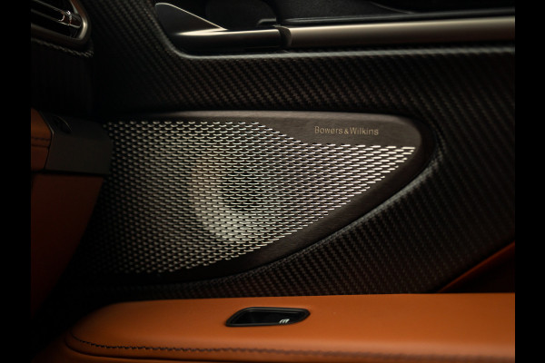 Aston Martin Vanquish | Minotaur Green | Bronze dreamlines | Carbon interior | Stoelventilatie