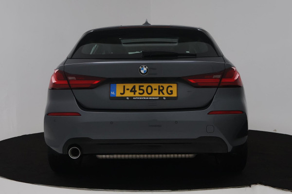 BMW 1-serie 118i Executive Edition (PANORAMADAK, DIGITALE COCKPIT, CRUISE CONTROL, NAVIGATIE, PARKEERSENSOREN)