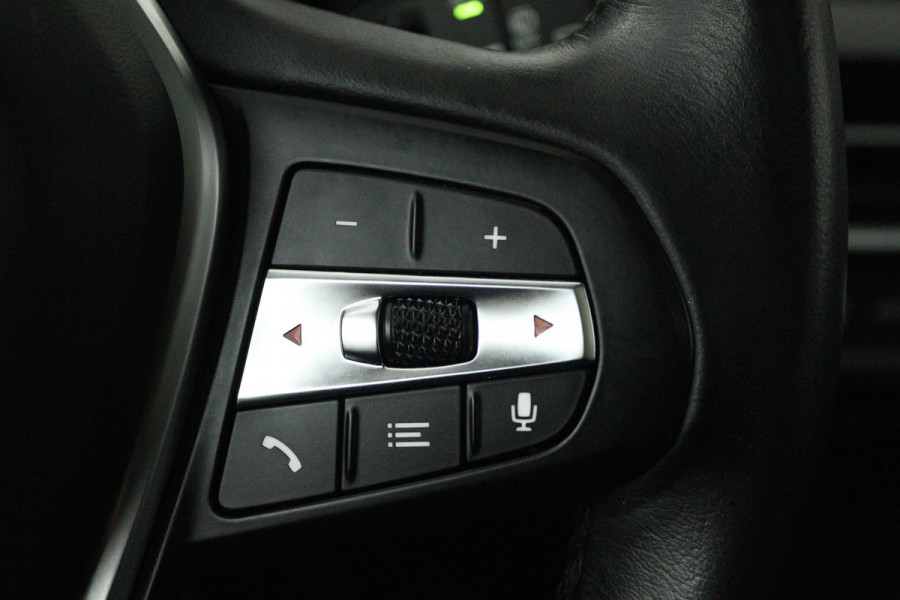 BMW 1-serie 118i Executive Edition (PANORAMADAK, DIGITALE COCKPIT, CRUISE CONTROL, NAVIGATIE, PARKEERSENSOREN)