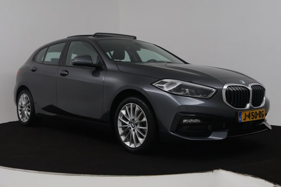 BMW 1-serie 118i Executive Edition (PANORAMADAK, DIGITALE COCKPIT, CRUISE CONTROL, NAVIGATIE, PARKEERSENSOREN)