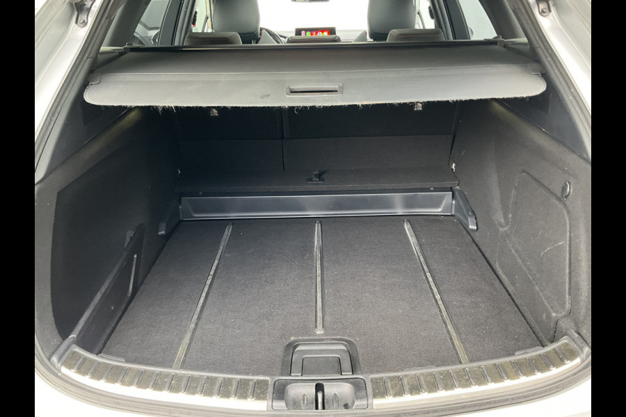 Toyota Corolla Touring Sports 2.0 Hybrid Executive Pano.dak Stoelverw. Adapt.Cruise Trekhaak 1Eig