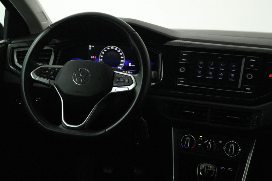 Volkswagen Polo 1.0 TSI Life (NAVIGATIE, PARKEERSENSOREN, CARPLAY, CRUISE CONTROL ADAPTIEF)