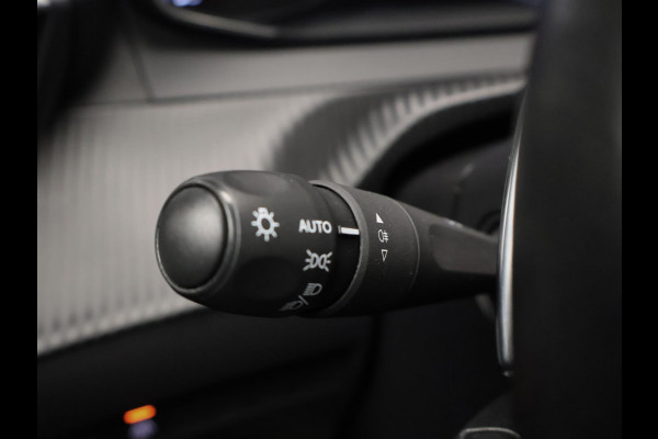 Peugeot 2008 1.2 PureTech Blue Lease Allure Sport (APPLE CARPLAY,NAVI,CAMERA,360 VIEW,DIGITAL COCKPIT,CRUISE,SPORTSTOELEN)