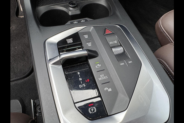 BMW 1-serie 120 M Sport Pro / Panoramadak / Head Up / Live Cockpit professional / Comforttoegang / Adaptief M-onderstel / Sportstoel / 360 Camera / Driving Assistant /