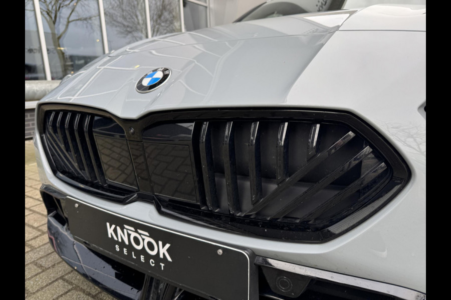 BMW 1-serie 120 M Sport Pro / Panoramadak / Head Up / Live Cockpit professional / Comforttoegang / Adaptief M-onderstel / Sportstoel / 360 Camera / Driving Assistant /