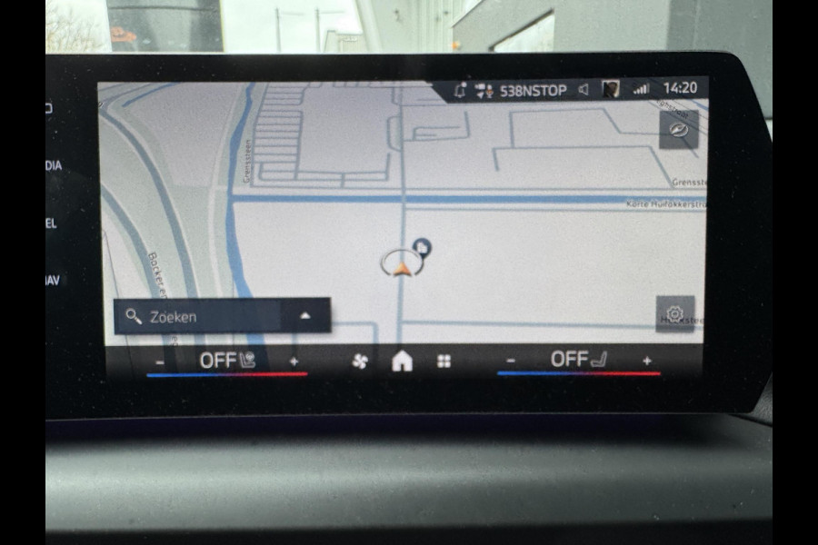 BMW 1-serie 120 M Sport Pro / Panoramadak / Head Up / Live Cockpit professional / Comforttoegang / Adaptief M-onderstel / Sportstoel / 360 Camera / Driving Assistant /