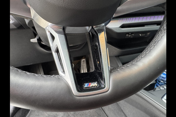 BMW 1-serie 120 M Sport Pro / Panoramadak / Head Up / Live Cockpit professional / Comforttoegang / Adaptief M-onderstel / Sportstoel / 360 Camera / Driving Assistant /