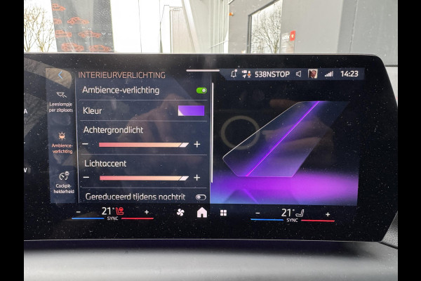 BMW 1-serie 120 M Sport Pro / Panoramadak / Head Up / Live Cockpit professional / Comforttoegang / Adaptief M-onderstel / Sportstoel / 360 Camera / Driving Assistant /