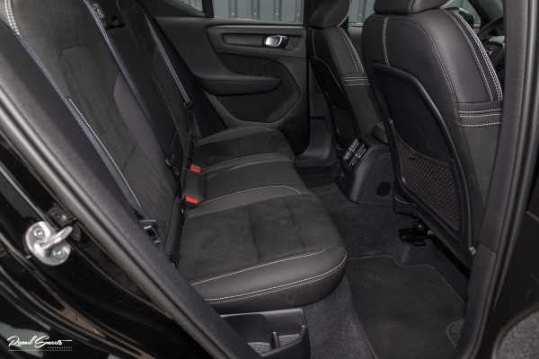 Volvo XC40 1.5 T4 Plug-in hybrid Ultimate Bright | Panorama dak | Zwenkbare trekhaak | Adaptieve cruise | Memory | Blis |