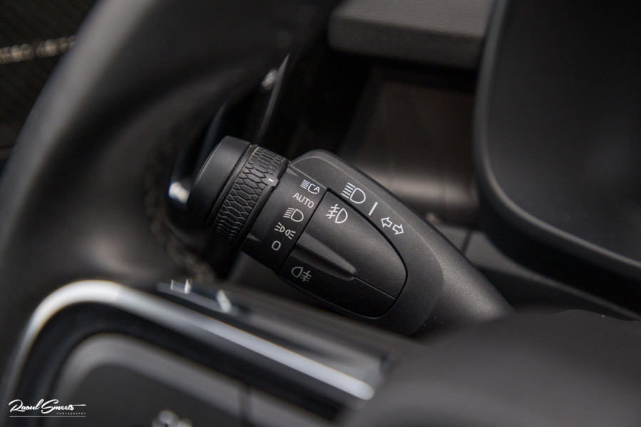 Volvo XC40 1.5 T4 Plug-in hybrid Ultimate Bright | Panorama dak | Zwenkbare trekhaak | Adaptieve cruise | Memory | Blis |