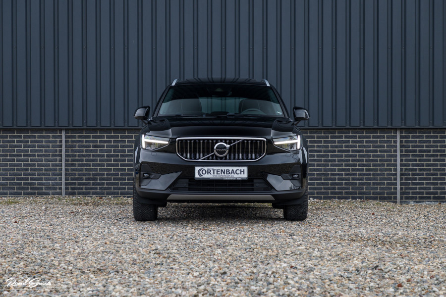 Volvo XC40 1.5 T4 Plug-in hybrid Ultimate Bright | Panorama dak | Zwenkbare trekhaak | Adaptieve cruise | Memory | Blis |