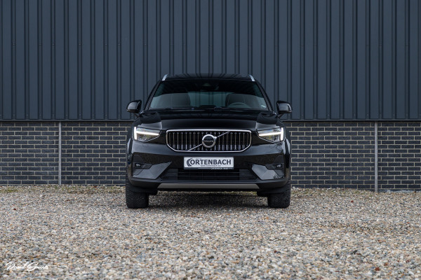 Volvo XC40 1.5 T4 Plug-in hybrid Ultimate Bright | Panorama dak | Zwenkbare trekhaak | Adaptieve cruise | Memory | Blis |