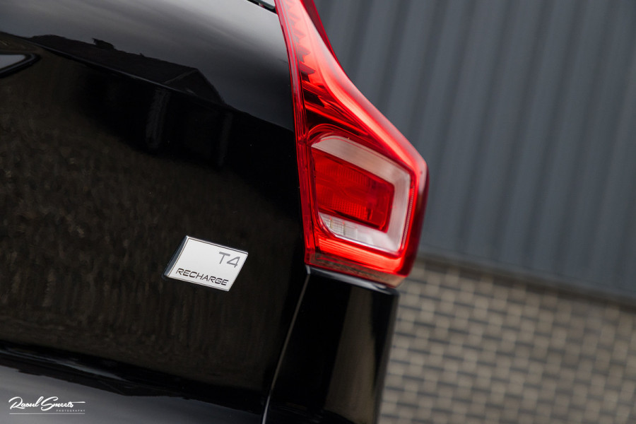 Volvo XC40 1.5 T4 Plug-in hybrid Ultimate Bright | Panorama dak | Zwenkbare trekhaak | Adaptieve cruise | Memory | Blis |