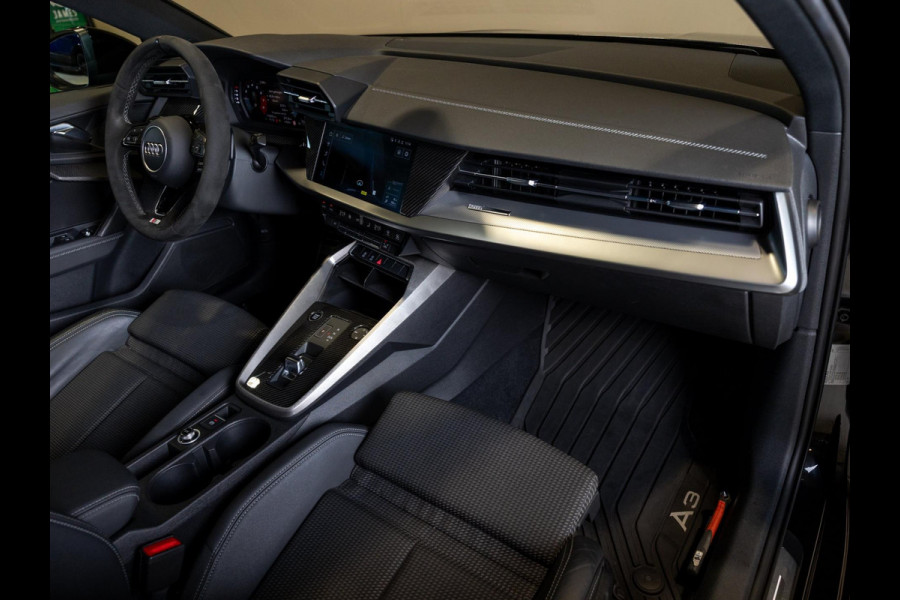 Audi A3 Sportback 35 TFSI S edition / 150pk / Adaptieve cruise control / Alcantara stuurwiel /