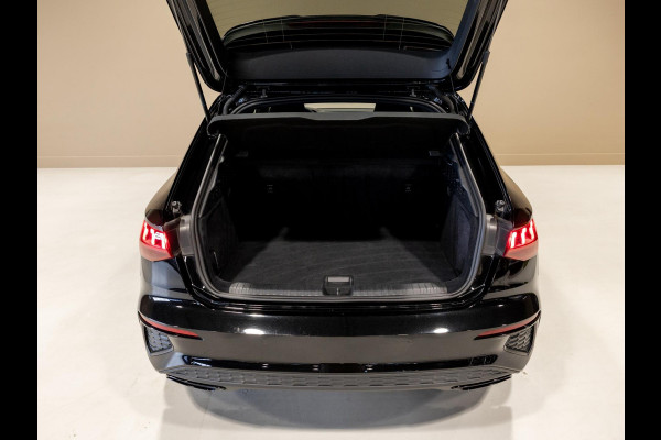 Audi A3 Sportback 35 TFSI S edition / 150pk / Adaptieve cruise control / Alcantara stuurwiel /