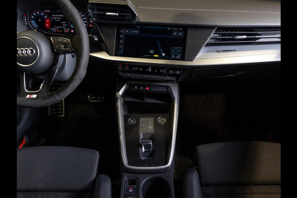 Audi A3 Sportback 35 TFSI S edition / 150pk / Adaptieve cruise control / Alcantara stuurwiel /